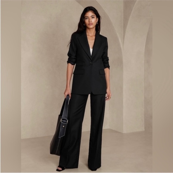 AS IS! Banana Republic Black Lido Sculpted Wool Blazer - Size 2 - Picture 1 of 9